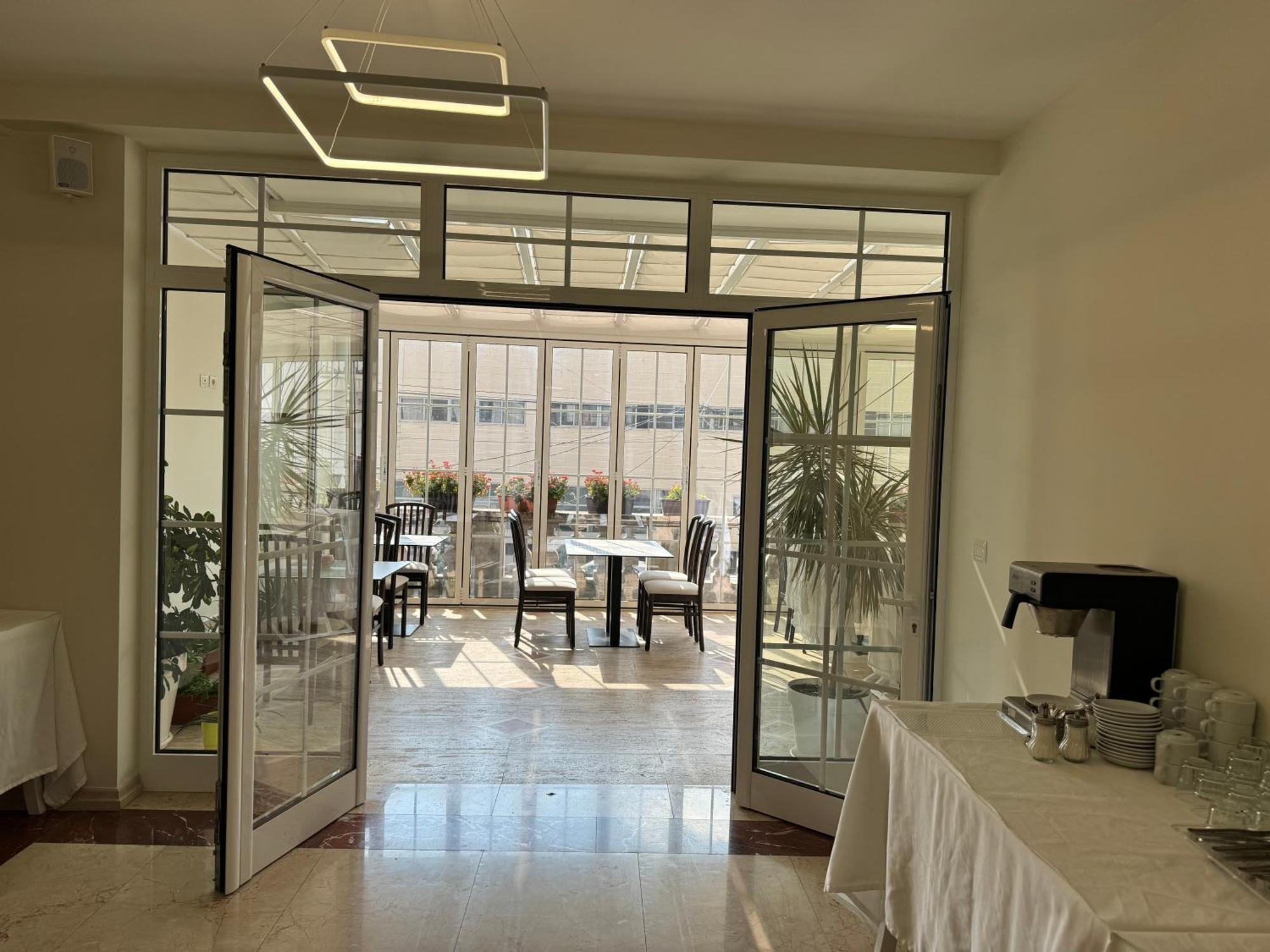 Mervin Hotel Krujë エクステリア 写真