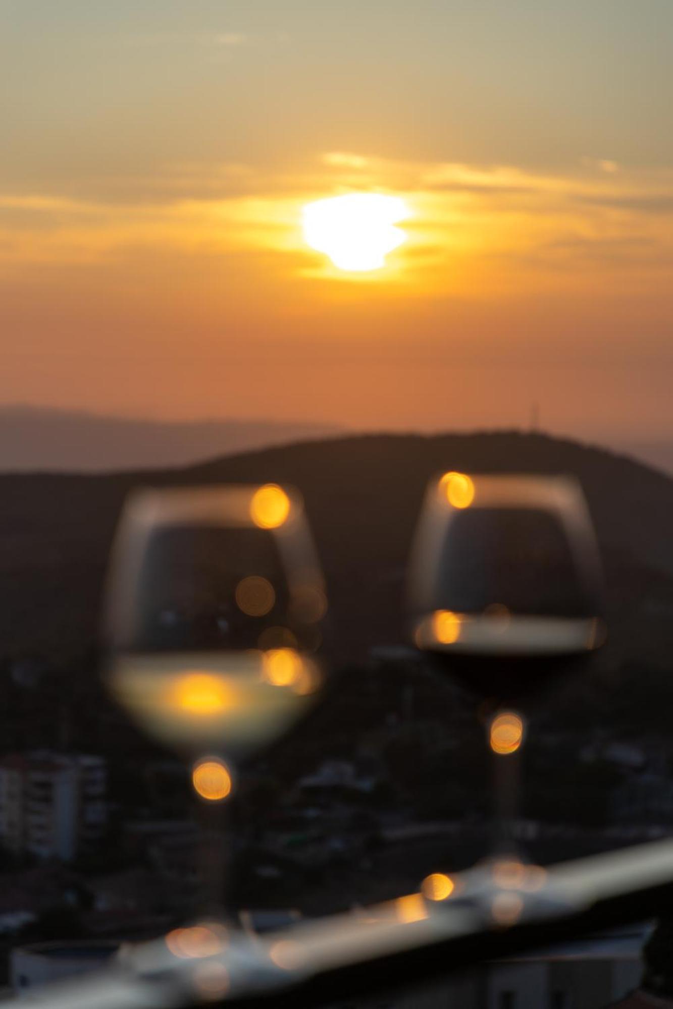 Mervin Hotel Krujë エクステリア 写真