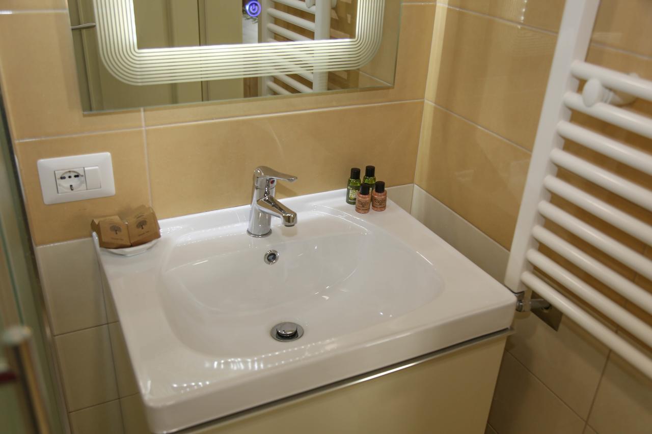 Mervin Hotel Krujë エクステリア 写真