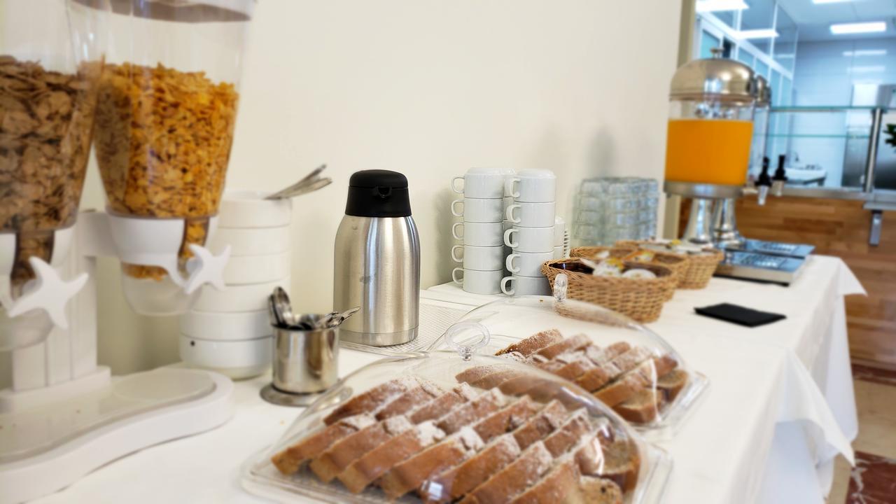 Mervin Hotel Krujë エクステリア 写真